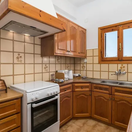Homestay Granny's Yard Adamantas (Milos)